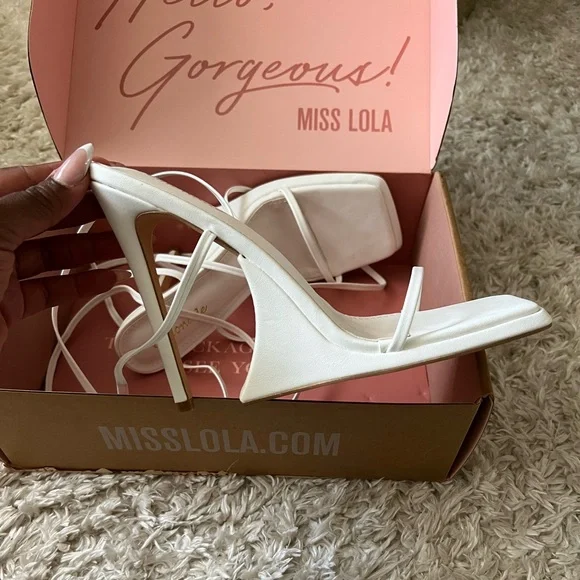 White Strappy Heels NEW - Picture 3 of 4